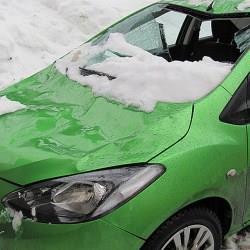 Что делать если на машину упал снег с крыши