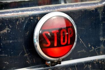 Можно ли ставить мигающий стоп сигнал на автомобиль, будет ли штраф?