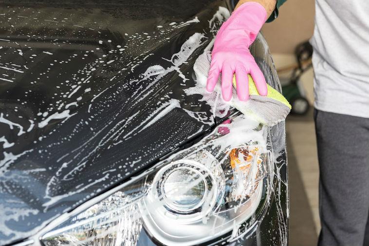 Мытье машин в общественных местах: дозволения и запреты