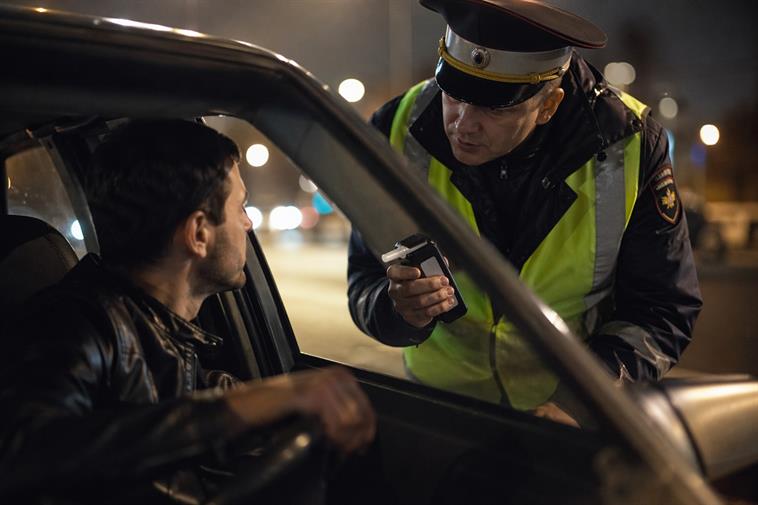 Остановили пьяным за рулём: что делать сразу, чтобы не лишили прав