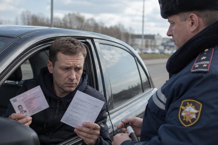 Срок лишения прав закончился, но экзамен ПДД не сдан: можно ли ездить и какой штраф