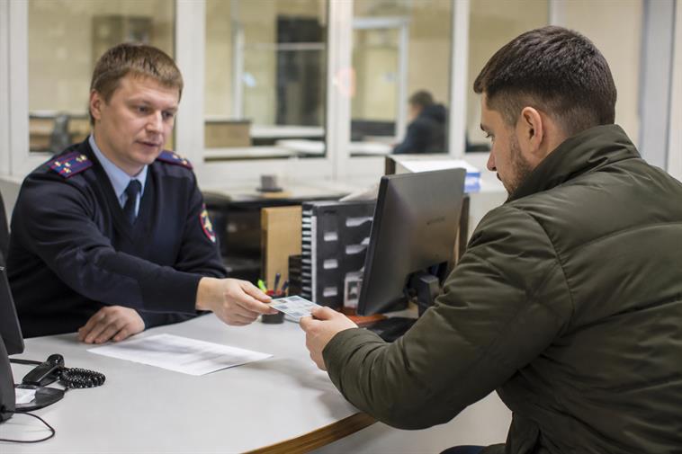 Что будет, если не сдать права после решения суда о лишении