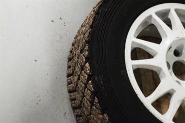 Почему полустертые шины опаснее лысых и как определить износ шин?